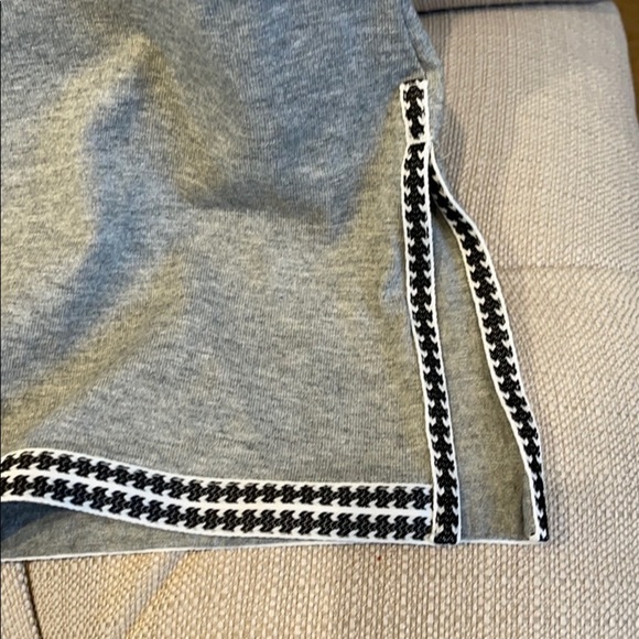 J CREW Sz S Embroidered Trims Modern V-Neck Tank - Picture 5 of 8